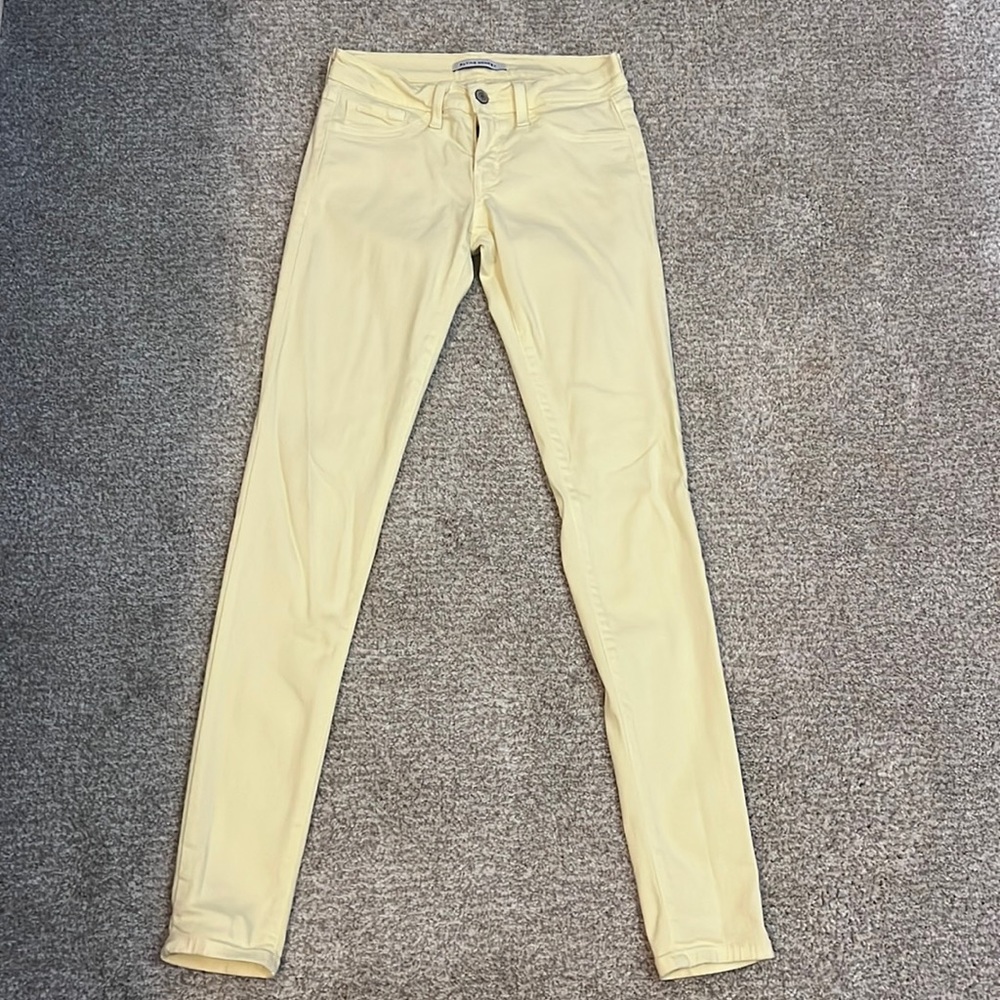 Light yellow skinny jeans
